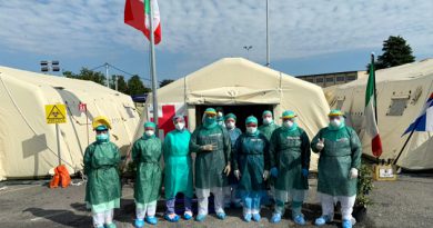 Parte de los enfermeros de Cuba en la ciudad lombarda de Crema, Italia. /Foto: cortesía de Rubén Carballo