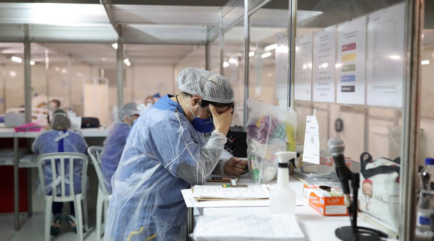 Una trabajadora de la salud en Guarulhos, Sao Paulo. /Foto: Reuters