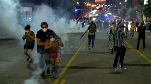 Legislador de EEUU exige respuestas tras ataque con gas a protestantes pacíficos