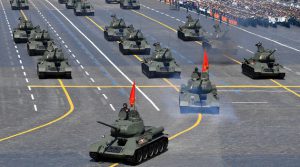 Tanques T-34 del periodo de la guerra durante el Desfile de la Victoria en la Plaza Roja, el 24 de junio de 2020. /Host photo agency/Vladimir Pesnya / Reuters