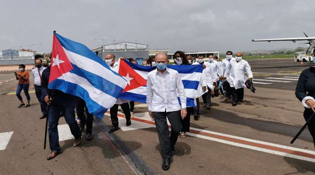 La brigada la integran expertos en neumología, infectología, radiología y urgencias, quienes en el actual contexto podrían apoyar en la lucha contra la Covid-19, de acuerdo con fuentes locales. /Foto: Prensa Latina