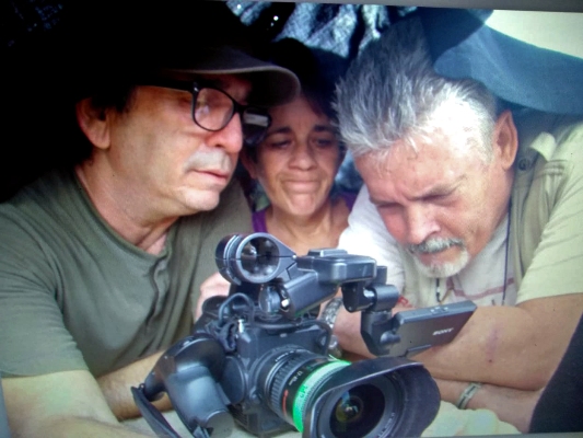 Rigoberto, en la extrema derecha, durante el rodaje de Gracias por el miedo./ Foto: Cortesía del entrevistado