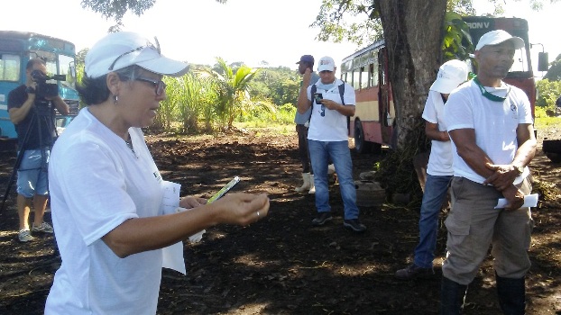 Especialistas del Centro de Estudios Ambientales de Cienfuegos (Ceac) realizaron taller de conservación de suelos./Foto: Dagmara Barbieri 