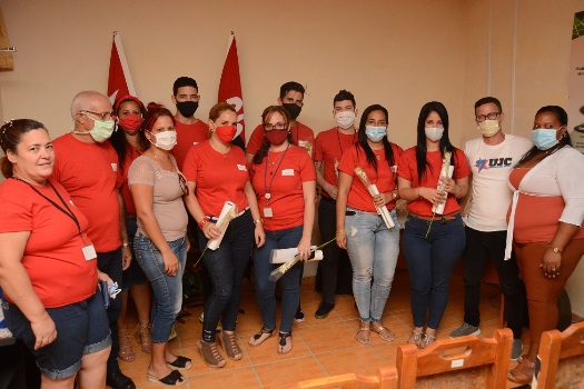 La empresa Tabacuba Cienfuegos conmemoró el 26 de Julio con la constitución de su comité de base de la UJC./Foto: Modesto Gutiérrez (ACN) 