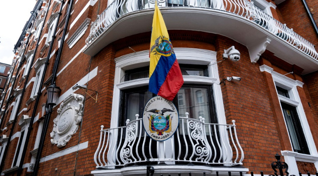 Julian Assange asegura que la empresa española Undercover Global lo espió para EEUU durante su asilo en la embajada ecuatoriana en Londres, entre 2012 y 2019. /Foto: Niklas Halle'n (Archivos-AFP)