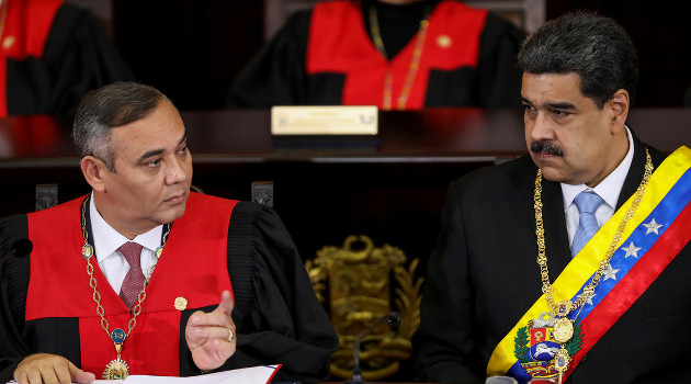 El presidente del Tribunal Supremo de Justicia de Venezuela, Maikel Moreno y el presidente de Venezuela, Nicolás Maduro. /Foto: Manaure Quintero (Reuters)