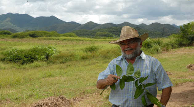 Alberto Vega Falcón es uno de los escritores participantes. /Foto: Centro de Documentación