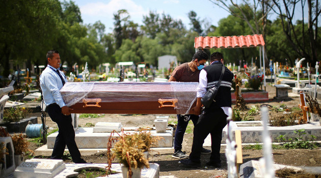 Un funeral en Ciudad de México, México, 5 de agosto de 2020. /Foto: Edgard Garrido (Reuters)