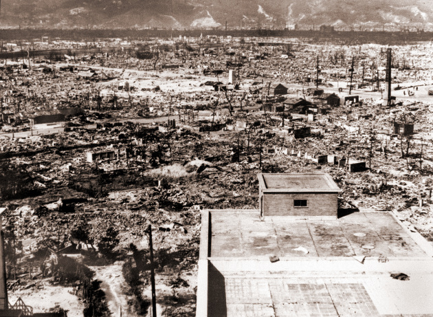 Una ciudad devastada por la explosión de la bomba que lanzó el avión B-29 de la Fuerza Aérea de EE.UU. /Foto: AFP