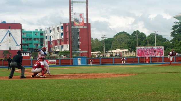 Desafío Mayabeque-Artemisa, correspondiente a la 60 Serie Nacional de Béisbol, celebrado este martes en el estadio 26 de Julio con destaque para la faena monticular del derecho Yadián Martínez. /Foto: Rommell González Cabrera (ACN)