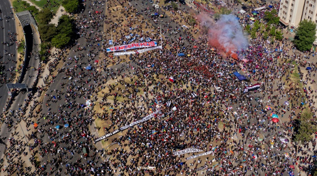 Conmemoración en Santiago del primer aniversario de la revuelta social en Chile, el 18 de octubre de 2020. /Foto: Martín Bernetti (AFP)