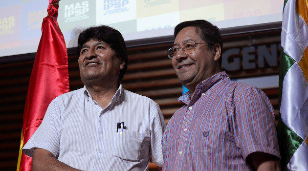 El expresidente de Bolivia, Evo Morales, y el actual mandatario, Luis Arce, en Buenos Aires, Argentina, el 27 de enero de 2020. /Foto: Mario De Fina / Reuters