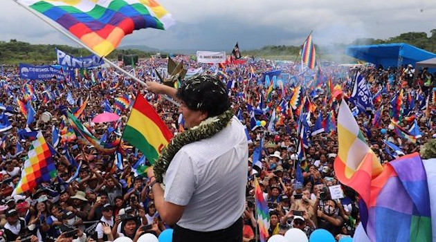 Evo Morales ya está en la ciudad de Chimoré, la ciudad desde la que partió al exilio hace exactamente un año, cuando se consumó el golpe de Estado en Bolivia. /Foto: Twitter @pagina12