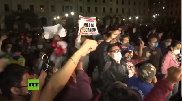 Cientos participan en una protesta contra la destitución de Vizcarra. Lima, 9 de noviembre de 2020. /Foto: Captura de video