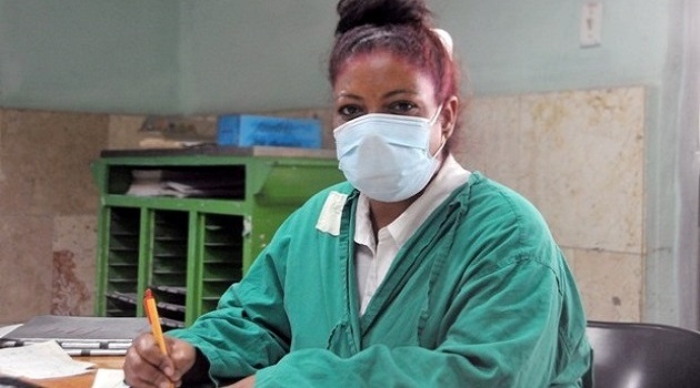 Yusleyvys Suárez Cabrera, enfermera jefa de la zona roja del Hospital Provincial de Cienfuegos.