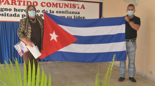 El colectivo de trabajadores de la EPP recibió el reconocimiento del máximo órgano político de Cienfuegos/ Foto: Juan Carlos Dorado