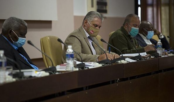 Presidente de la Asamblea, Esteban Lazo, presidente cubano, Miguel Díaz-Canel, el primer ministro, Manuel Marrero Cruz y el vicepresidente, Salvador Valdés Mesa. Foto: Irene Pérez/ Cubadebate.