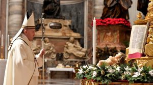 Papa Francisco celebra la misa de Nochebuena desde el Vaticano