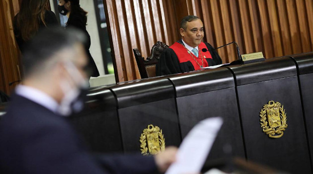 Presidente del Tribunal Supremo de Venezuela, Maikel Moreno, habla con los medios. 21 de septiembre de 2020. /Foto: Manaure Quintero / Reuters