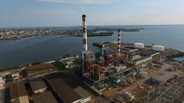 La Termoeléctrica Carlos Manuel de Céspedes, de Cienfuegos, genera y suministra la energía eléctrica para varias provincias de Cuba./Foto: RTV Comercial