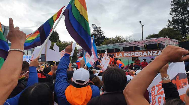 Acto de cierre de campaña del movimiento progresista de Ecuador Unión por la Esperanza (UNES). /Foto: Prensa Latina