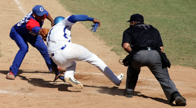 Imagen ilustrativa del cuarto desafío Granma-Industriales, en el estadio José Antonio Huelga, en Sancti Spíritus, el 1 de febrero de 2021. /Foto: Oscar Alfonso Sosa (ACN)