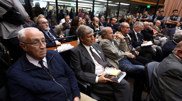 Miembros de la antigua Escuela Mecánica de la Armada (ESMA) en una audiencia en Buenos Aires, 29 de noviembre de 2017. /Foto: Marcos Brindicci / Reuters