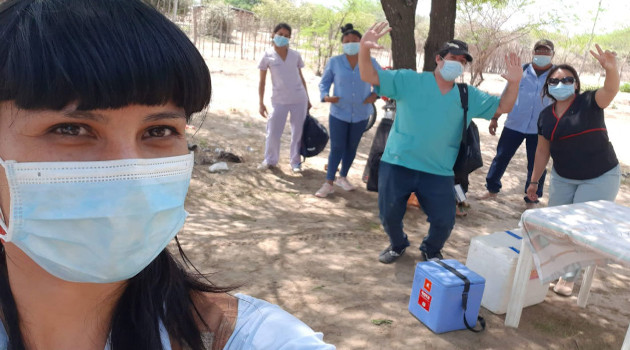 Tujuayliya Gea Zamora se graduó en la Escuela Latinoamericana de Medicina (ELAM) y, junto a otros argentinos egresados en La Habana, encabeza un programa de atención primaria de salud en Santa Victoria Este, provincia de Salta. /Foto: Programa de fortalecimiento de la Atención Primaria de la Salud, Santa Victoria Este