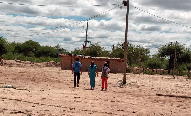 El grupo formó el Equipo Territorial Intercultural del Hospital de Santa Victoria Este para visitar a las familias de las comunidades originarias en el territorio. /Foto: Programa de fortalecimiento de la Atención Primaria de la Salud, Santa Victoria Este