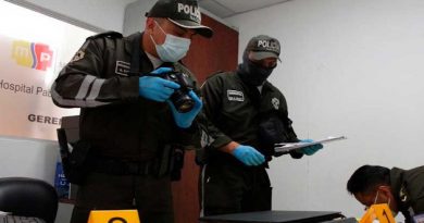 La Fiscalía General de Ecuador lleva adelante una investigación contra el exministro de Salud Juan Carlos Zevallos. Han sido allanados la sede del Ministerio de Salud y varios centros sanitarios. /Foto: PL