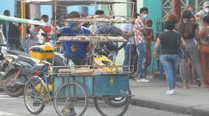 La actividad de elaborador-vendedor de alimentos de forma ambulatoria, figura entre las que más han crecido en tiempos de pandemia. / Foto: Juan Carlos Dorado