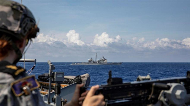 Buque de asalto USS Bunker Hill durante un ejercicio en el mar de la China Meridional, 14 de abril de 2020. /Foto: Reuters