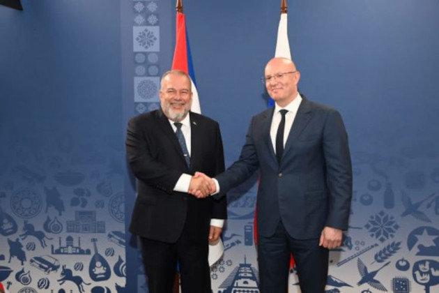 Encuentro entre el primer ministro de Cuba, Manuel Marrero, y el vicepresidente del Gobierno ruso, Dmitry Chernyshenko. Foto: @GobiernoCuba