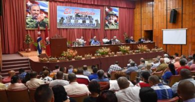 El presidente cubano encabezó la reunión conclusiva de la visita gubernamental a la provincia de Guantánamo. (Foto: PL)