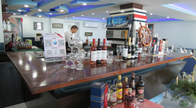 Snackbar del restaurante El Marinero en el Club Cienfuegos. /Foto: Del autor.