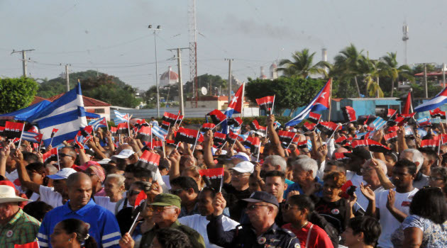 Una representación del pueblo de Cienfuegos festejó los resultados de la provincia, a propósito de la efeméride del 26 de Julio.