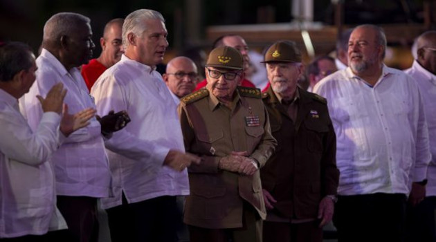 Con la presencia del General de Ejército Raúl Castro Ruz y el presidente Miguel Díaz-Canel se desarrolló el acto central por el Día de la Rebeldía Nacional. Foto: Ismael Francisco/Cubadebate.