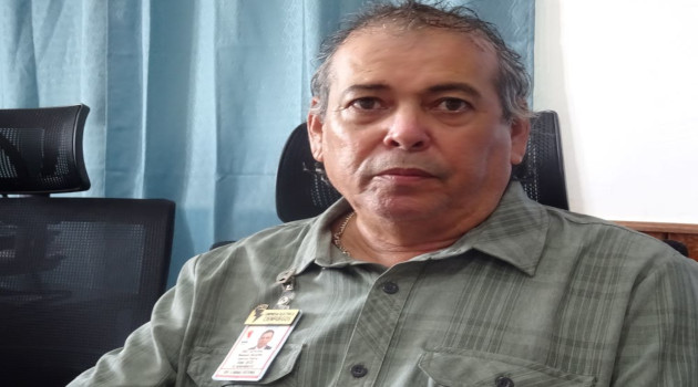 Ricardo García Parra, asesor del director general de la Empresa Eléctrica de Cienfuegos, ofreció detalles sobre la compleja situación energética en la provincia. / Foto: Del autor.