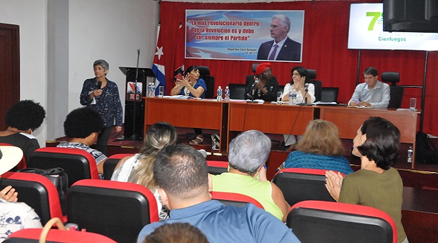 Sesiona asamblea provincial de la Asociación Cubana de Comunicadores Sociales en Cienfuegos