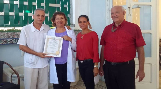 Los profesionales cienfuegueros reconocidos por la Academia de Ciencias de Cuba están vinculados al sector de la Salud. / Foto: Cortesía de la ACN