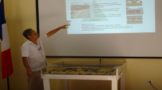 Varios intelectuales de Cienfuegos presentaron sus trabajos investigativos en el evento histórico. /Foto: Del autor