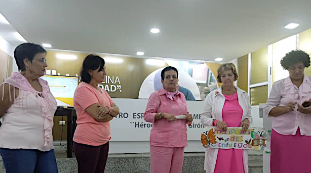 Integrantes del Proyecto Mariposas en el Teatro del CEA.