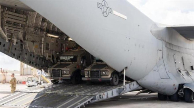 Vehículos blindados procedentes de Estados Unidos llegan a los territoris ocupados por Israel.