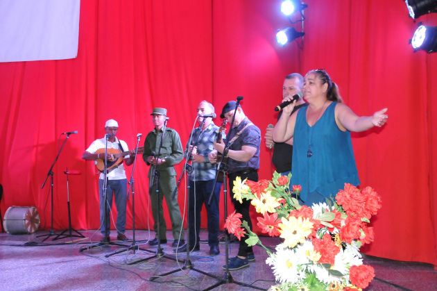 Canciones de contenido patriótico animaron el desarrollo de la gala cultural/ Foto: Juan Carlos Dorado.