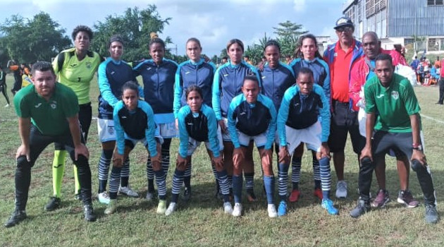 Cienfuegos y Villa Clara jugaron en el terreno aledaño a la Sala Amistad.