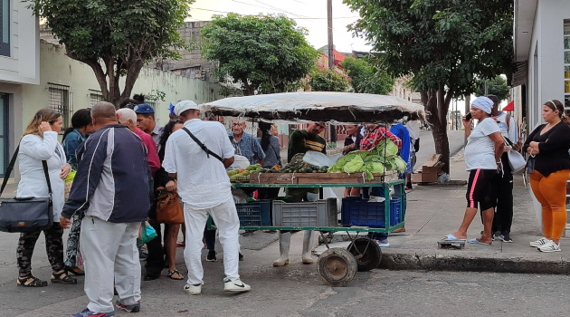 En el Consejo Popular de Pastorita y La Gloria fueron multados revendedores, los cuales tuvieron que realizar ventas a los precios topados por el gobierno./ Foto: Del autor