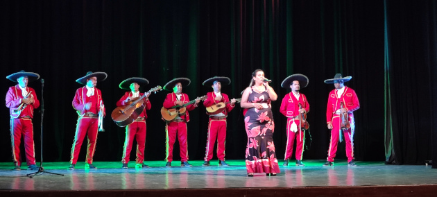 Mariachis Los Reyes durante la gala por el día mundial en respuesta al VIH-SIDA.