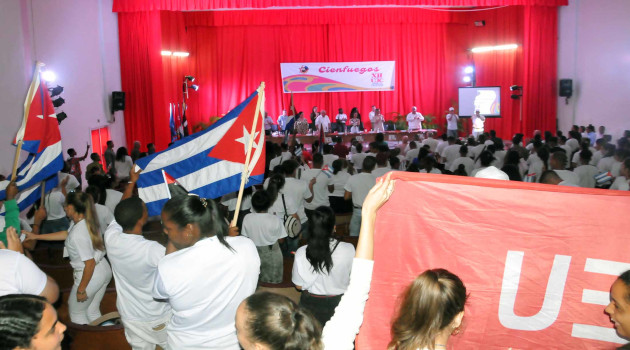 Unos 200 jóvenes asistieron como delegados a la Asamblea Provincial de la UJC en Cienfuegos. /Foto: Juan Carlos Dorado