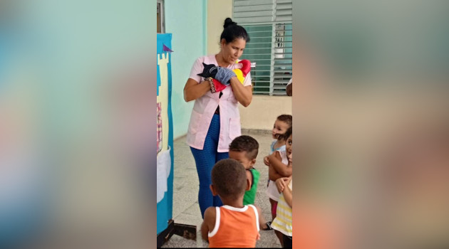 Anareya Álvarez Perdomo, educadora de la primera infancia, considera que en esta enseñanza forman los valores esenciales en los niños./ Foto: De la autora