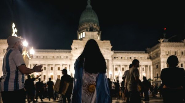 Los manifestantes han hecho llamados a un paro nacional para hacer frente a las medidas neoliberales del Gobierno de Milei. / Foto: Los manifestantes han hecho llamados a un paro nacional para hacer frente a las medidas neoliberales del Gobierno de Milei./ Foto: EFE